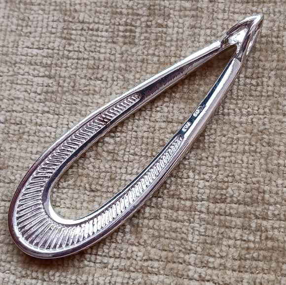 Large Silver Tear Drop Pendant - Picture 2 of 7